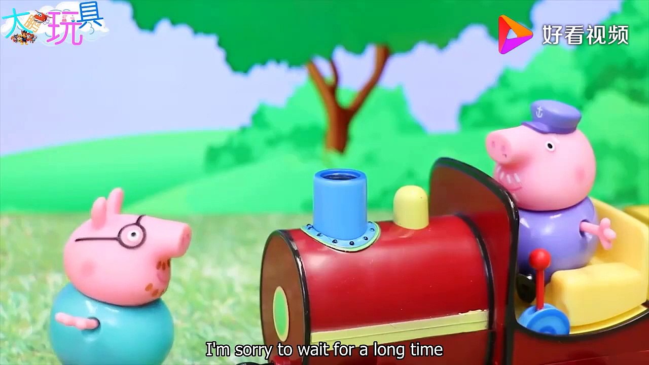 Peppa and George went out on a boat to play, but they were trapped at sea. Daddy Pig drove a helicopter to rescue.