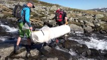 Soll vor Schmelze schützen: Eine Plane für den Helags-Gletscher