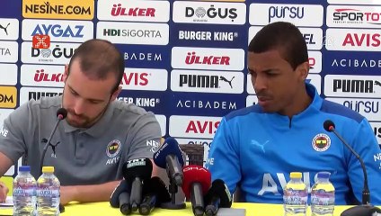 Luiz Gustavo: "Takım olabilirsek şampiyon oluruz"