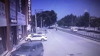 Son dakika haberleri! Tırın çarptığı yaya hayatını kaybetti