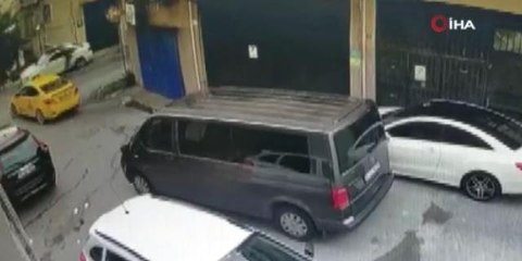 Şişli'de girdikleri evdeki aileyi tehdit eden 6 kişi para ve altınları alarak kaçtı