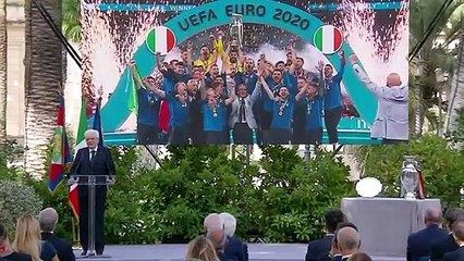 Euro2020, Azzurri dedicano vittoria a Mattarella. Per il Presidente la maglia  numero 10