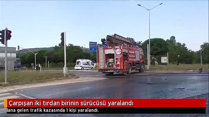 Çarpışan iki tırdan birinin sürücüsü yaralandı