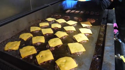 American Style Cheeseburger, Free Potato Chips - Korean Street Food