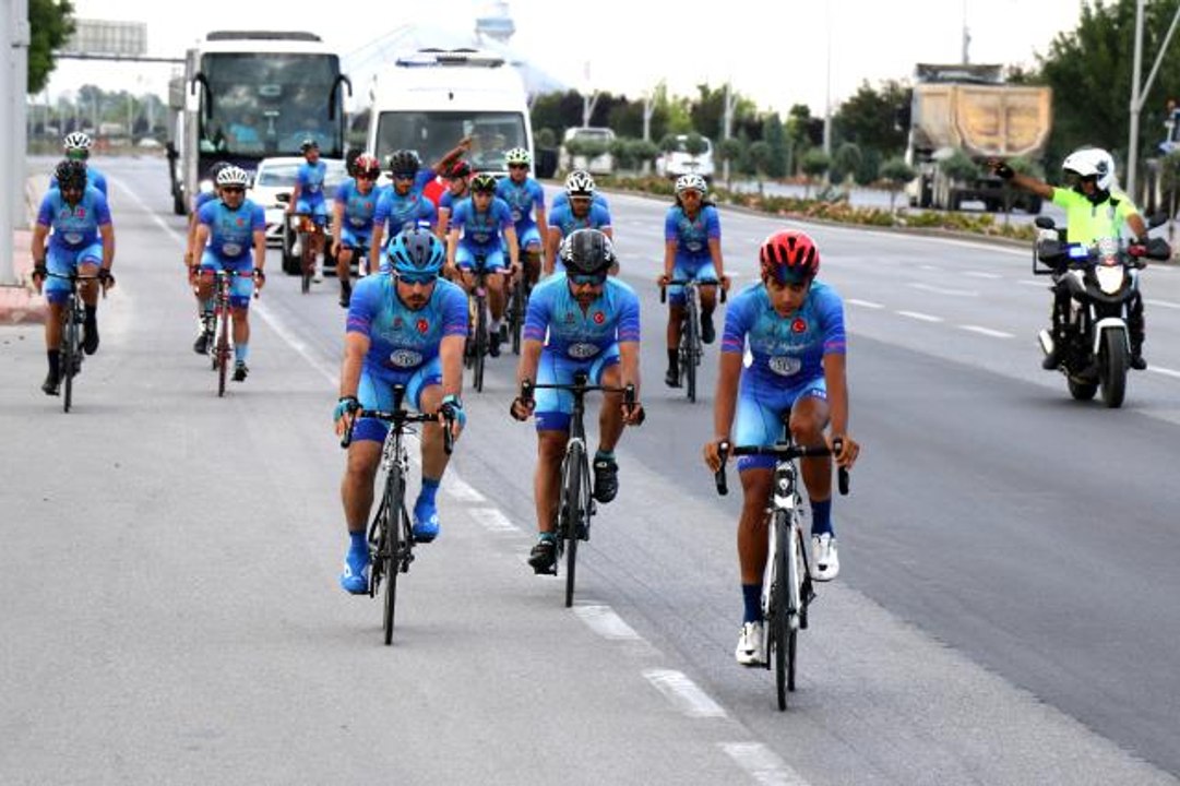 Ömer Halisdemir 5. Ulusal Bisiklet Turu sporcuları Konya'ya ulaştı