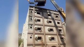 How excavetor work on building rooftop