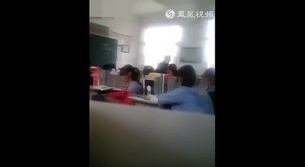 Öğretmenden sınıfta öldüresiye dayak