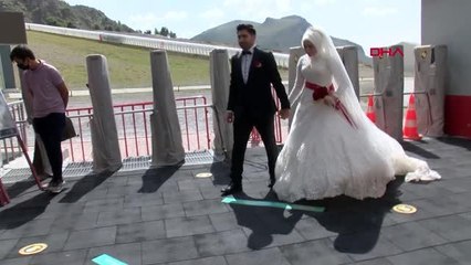 KAYSERİ'DE GENÇ ÇİFT TELEFERİKTE EVLENDİ