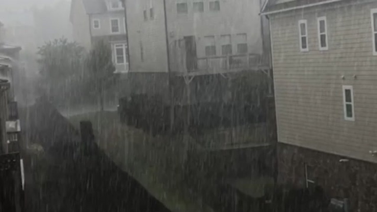 Heavy thunderstorms roll through Atlanta