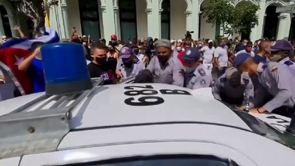 Cubanos salen a las calles a exigir su libertad y fin de la violencia