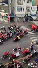 Cặp đôi vượt chốt kiểm soát