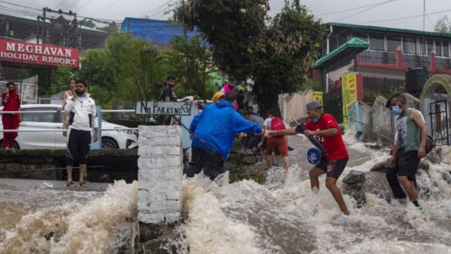 Heavy rainfall leads to flash floods in Himachal Pradesh