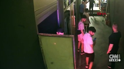 Beyoğlu'nda gece kulübünde dehşet anları; güvenlikçinin parmağını koparan kadına feci dayak