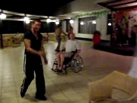 fauteuil roulant cours de rock acro avec Armando