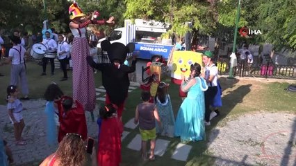 Kuşadası'nda çocuklar gönüllerince eğlendi