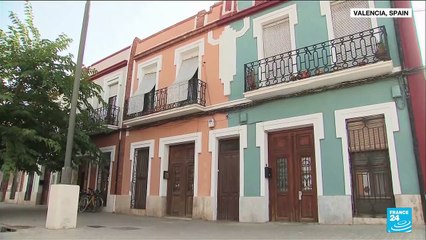 Spain's first heatwave of summer as temperatures reach 44 C