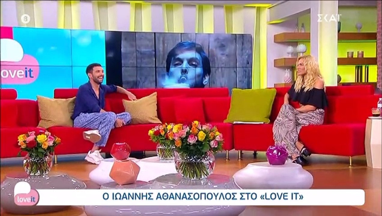 Αθανασόπουλος: Η ερώτηση της Μαλέσκου για τον γάμο Μιχαλάκη - Παπαγεωργίου τον έφερε σε δύσκολη θέση