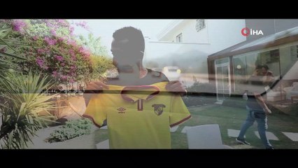 Göztepe, yeni sezon formalarını taraftarının evine giderek tanıttı