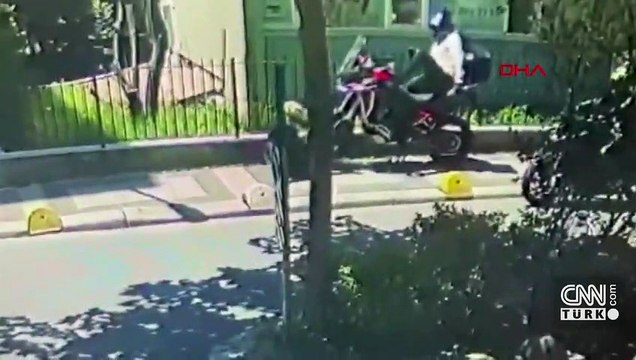 Dedektif gibi iz sürdü, çalınan motosikletini apartmanın otoparkında buldu