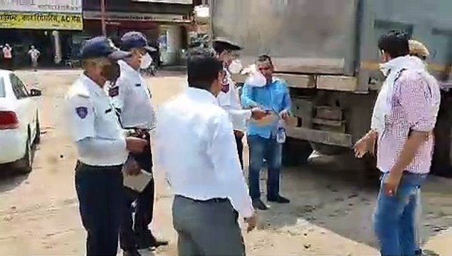 मोबाइल मजिस्ट्रेट ने फिल्मी अंदाज में पीछा कर बजरी से भरा डम्पर पकड़ा