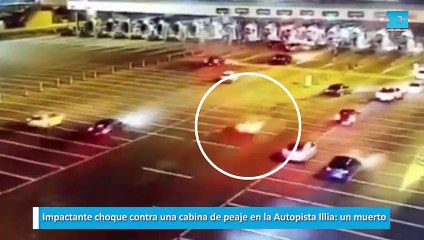 Impactante choque contra una cabina de peaje en la Autopista Illia