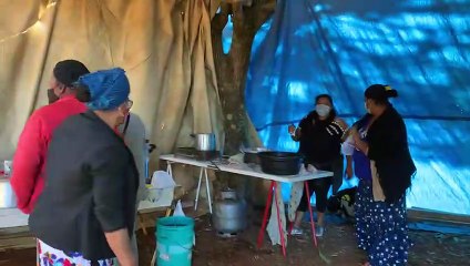 Acampamento em frente ao Centro de Convenções por moradia e vacinas