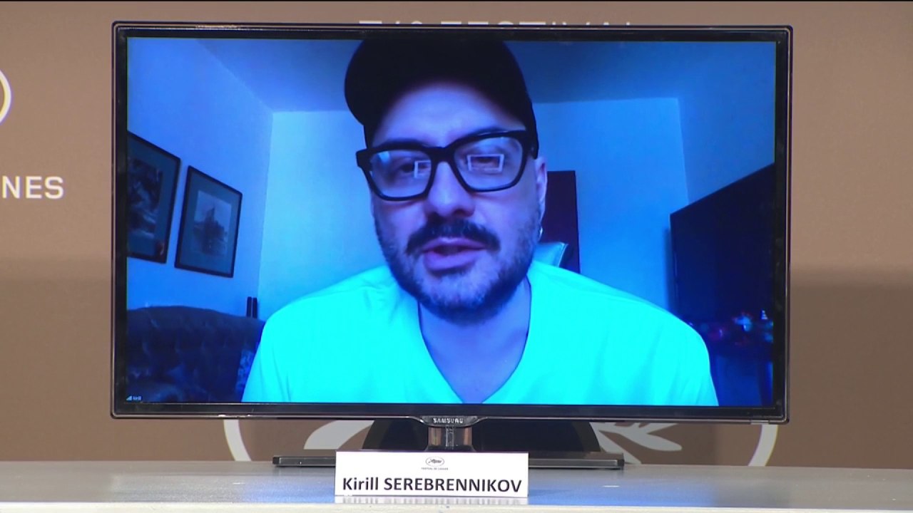 Le cinéaste russe Kirill Serebrennikov assiste à la conférence de presse, par zoom, pour  La fièvre de Petrov - Cannes 2021
