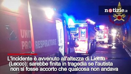 Lecco, bus prende fuoco in galleria: autista eroe salva 25 ragazzini