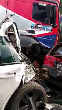 ACIDENTE COM O ÔNIBUS DO UMUARAMA FUTSAL - DUAS PESSOAS MORRERAM E OUTRAS 20 FICARAM FERIDAS