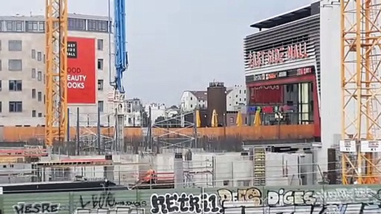 Amazon-Hochhaus entsteht am S-Bahnhof Warschauer Straße in Berlin