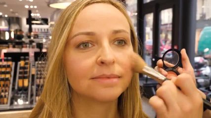 Un maquillage minimaliste en 5 minutes chrono ! Avec Tom Sapin