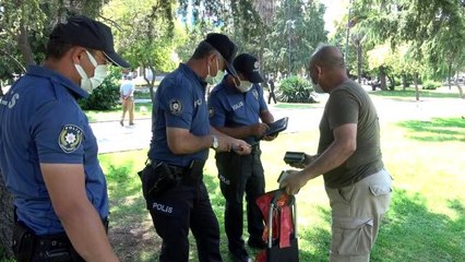 Samsun'da asayiş uygulaması: 2 kişiden kesici alet çıktı