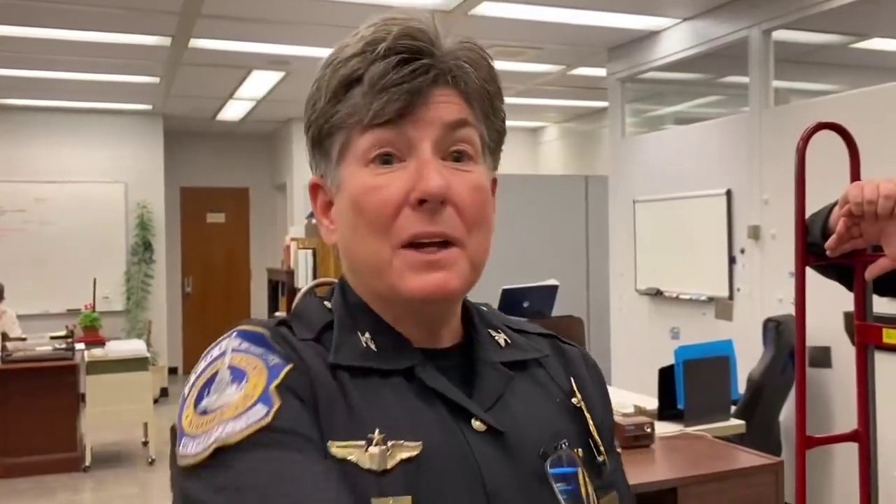 (EPIC FAIL) Cop in Indianapolis ID refusal-MZorsye-Ocw