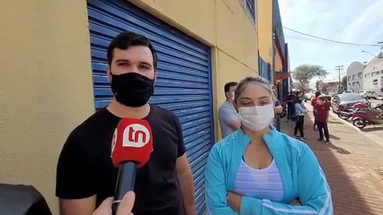 Fila é formada nos Correios de Apucarana e clientes reclamam