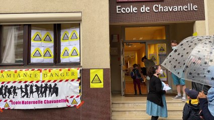 Download Video: Saint-Étienne : de l’amiante dans l’école, les parents inquiets