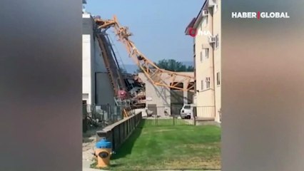 Kanada'da inşaat sahasında vinç çöktü: Çok sayıda kişi hayatını kaybetti