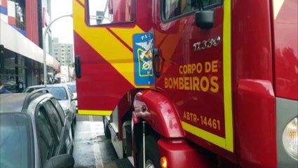 Incêndio em apartamento teve início em um patinete elétrico que estava carregando
