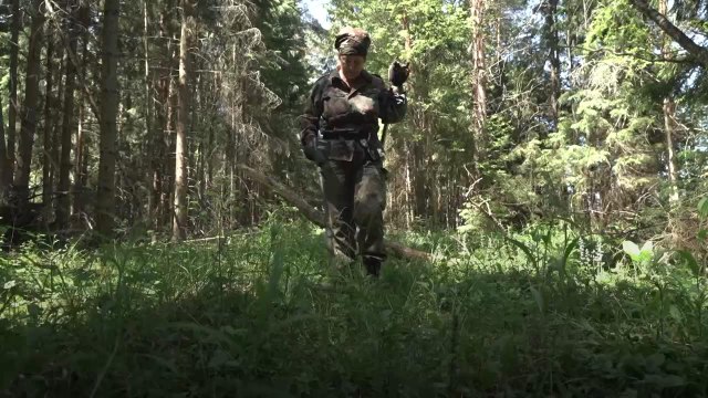 A busca por vestígios da Segunda Guerra numa floresta da Rússia