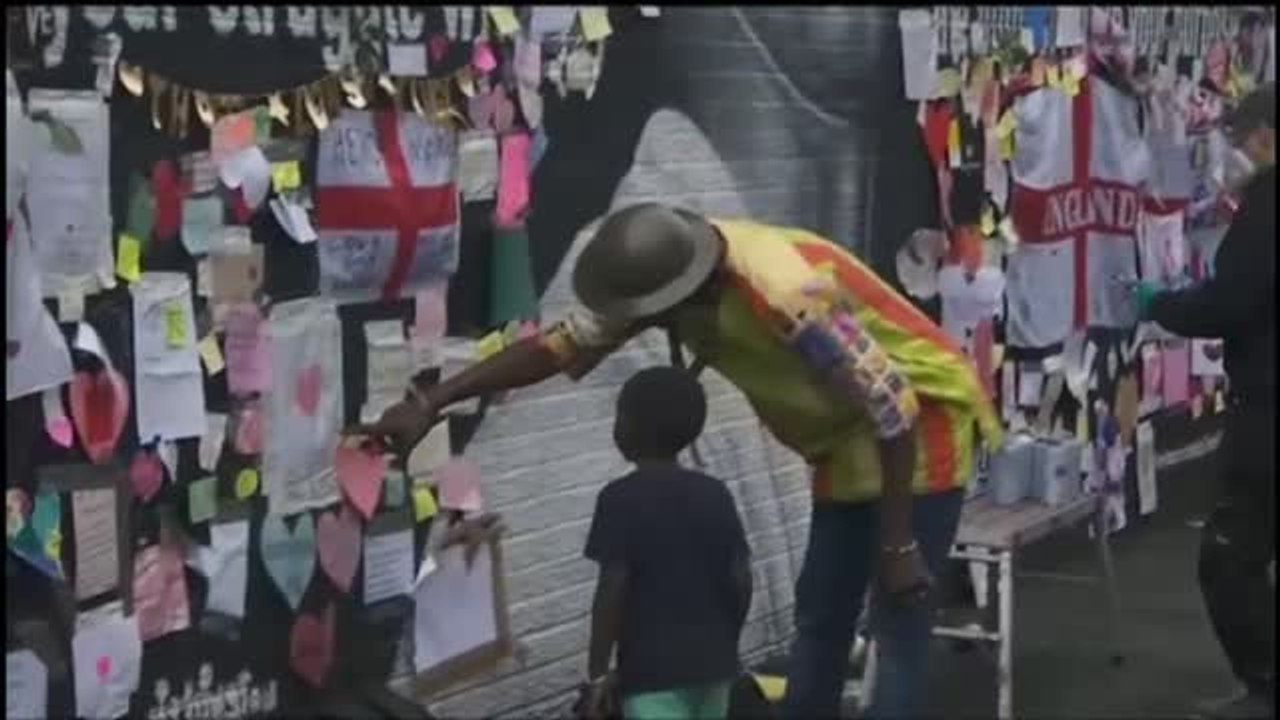 Restaurado el mural de Rashford, víctima de insultos racistas durante la Eurocopa