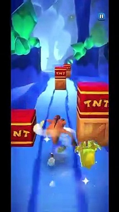 Frosty Ant Drone Battle Run Gameplay On Snow Go - Crash Bandicoot: On The Run!