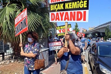 İmar planları iptal edilen mahalleliden siyah çelenkli eylem