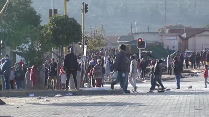 남아프리카공화국 폭동 사태 사망자 72명으로 늘어 / YTN