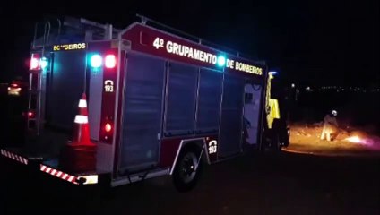 Motorista apressadinho fura fila e brinca de "rally" no canteiro central da Avenida Brasil