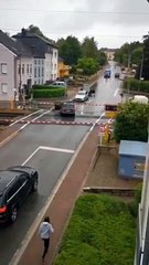 Trem atinge carro em Luxembrugo