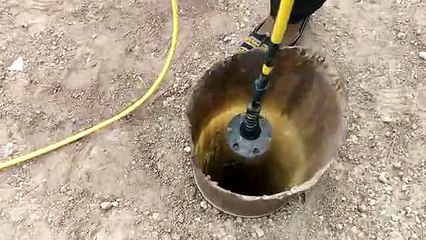 बोरवेल में गिरे पुतले को जुगाड़ पर कैमरा लगाकर निकाला बाहर