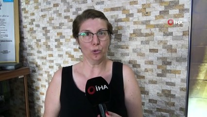 Tatil beldesinde gökyüzünde görünen esrarengiz ışıklar kameraya yansıdı