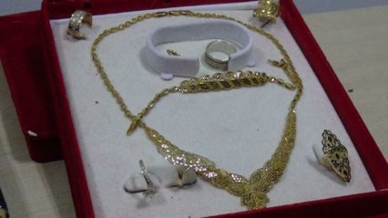 Altın dolu valizi durakta unuttular