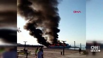 Altınoluk'ta tur teknesi alev alev yandı