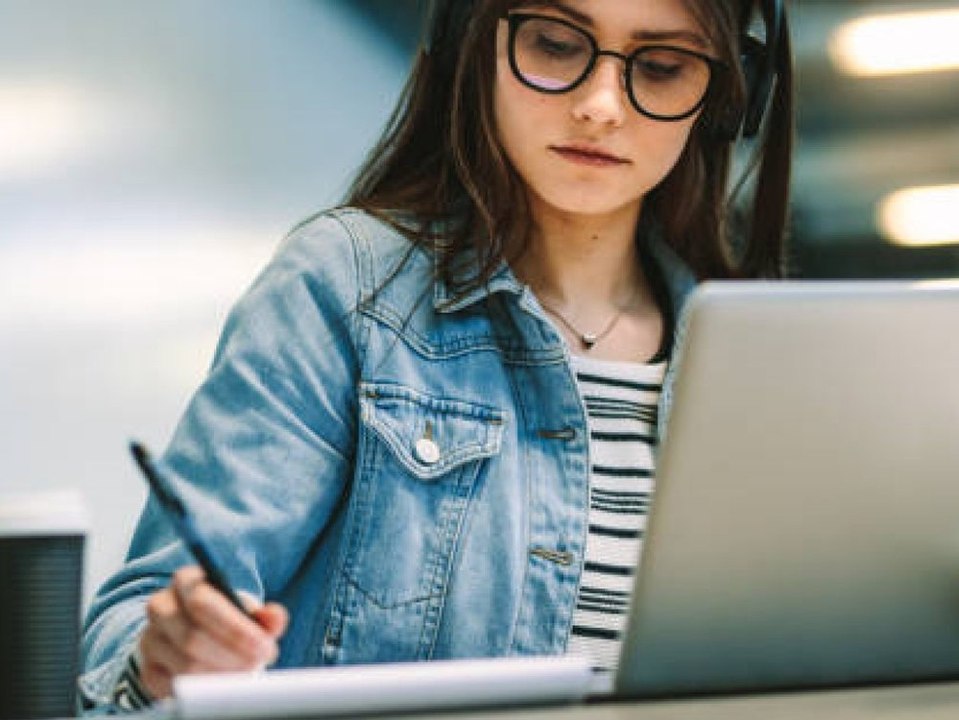 Spähsoftware bei uni-prüfungen: droht hochschulen jetzt eine anklage?