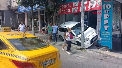 Kadıköy'de beton pompası kamyonu alev alev yandı